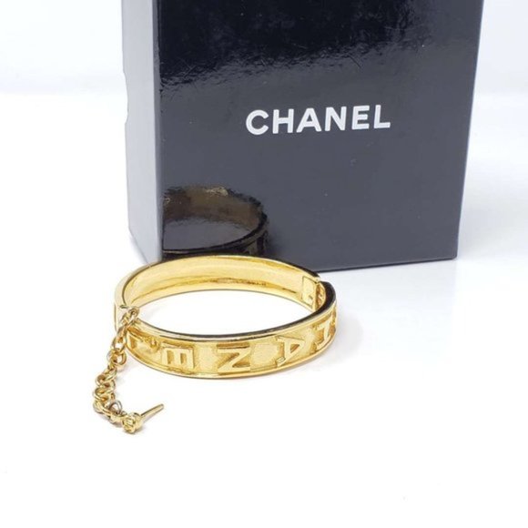 AUTH CHANEL VINTAGE LOGO LETTER BANGLE BRACELET - Picture 7 of 7